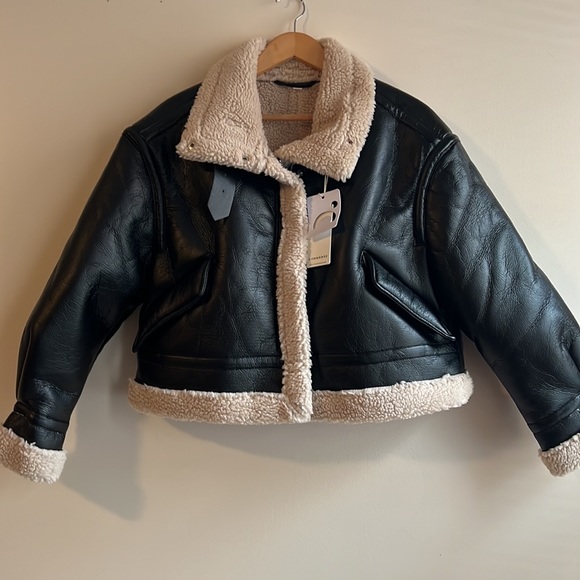 ❗️SOLD❗️NWT Commense Faux Shearling Leather Jacket - Picture 3 of 4